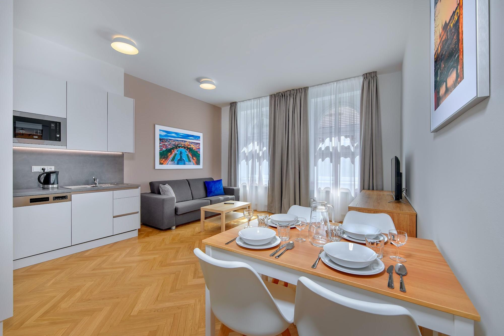 Downtown Suites Kodanska Prague Ngoại thất bức ảnh