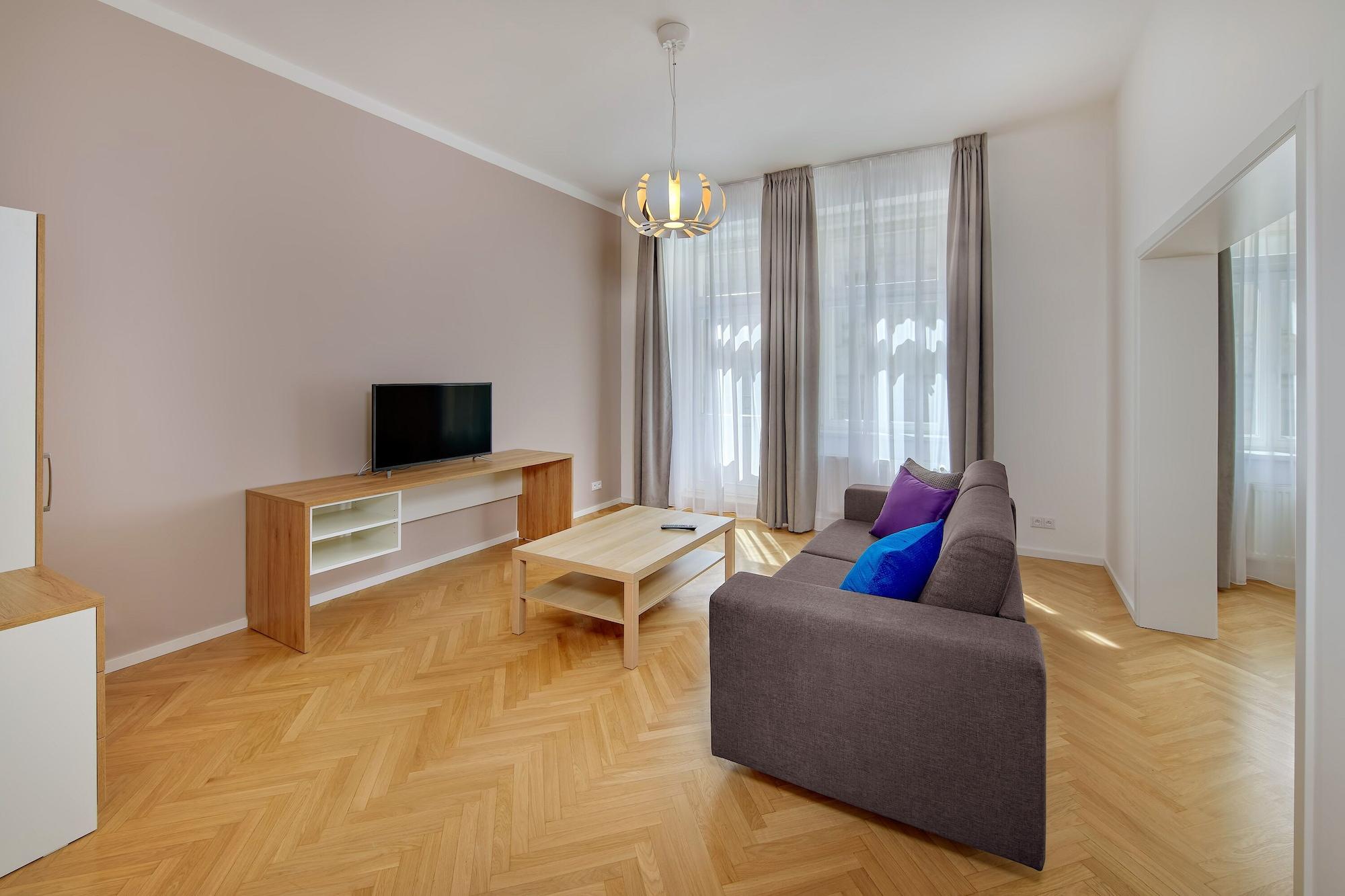 Downtown Suites Kodanska Prague Ngoại thất bức ảnh