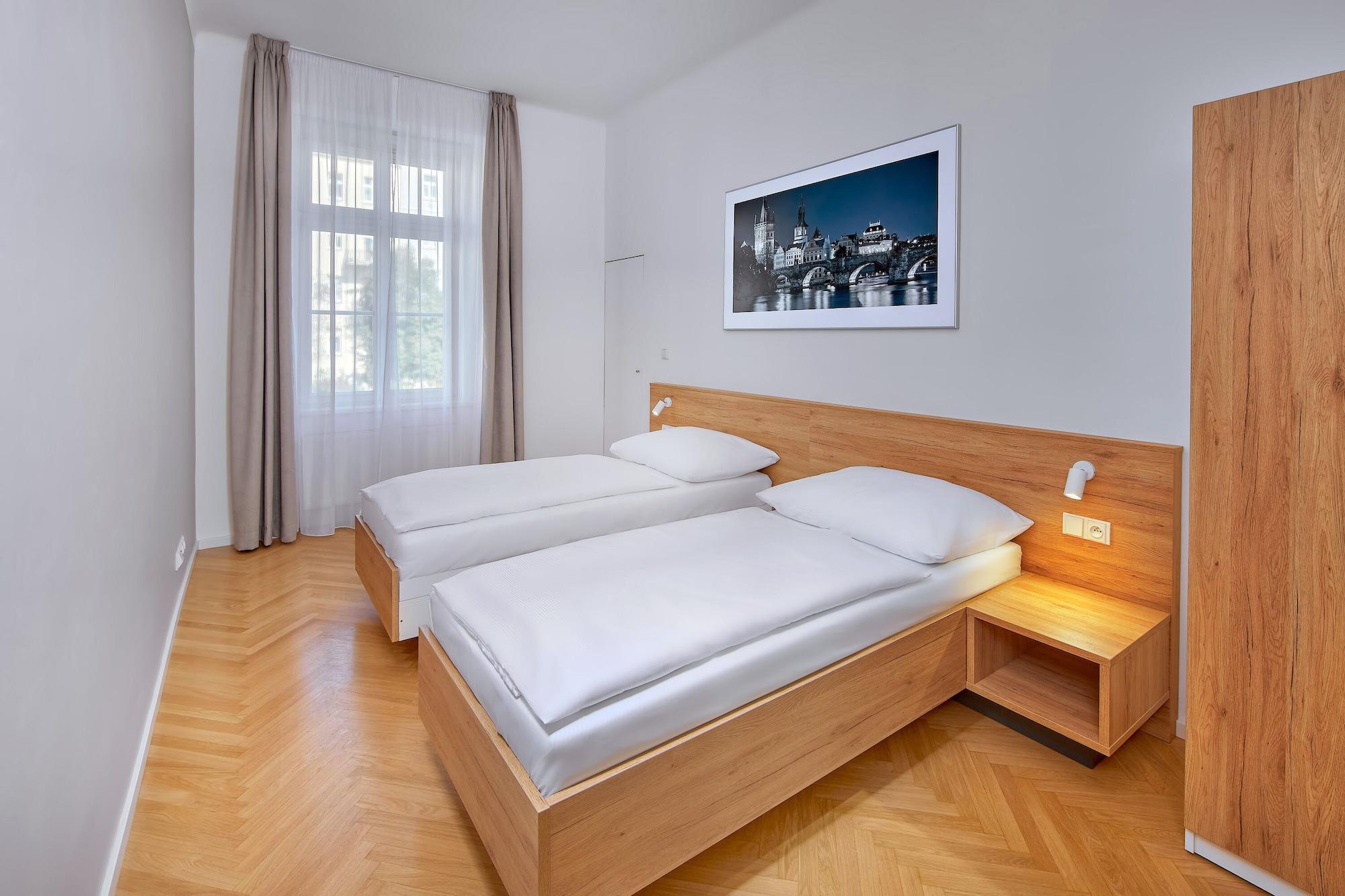 Downtown Suites Kodanska Prague Ngoại thất bức ảnh