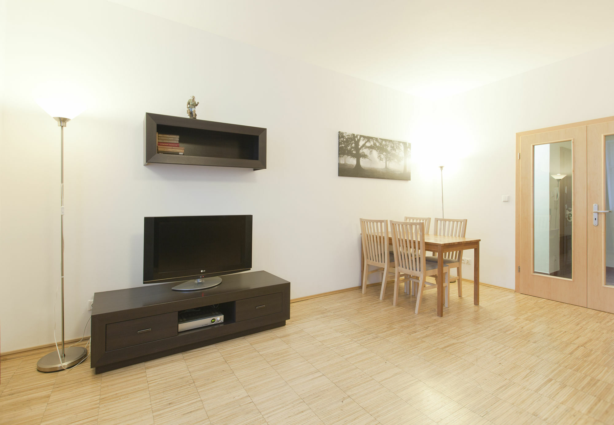Downtown Suites Kodanska Prague Ngoại thất bức ảnh