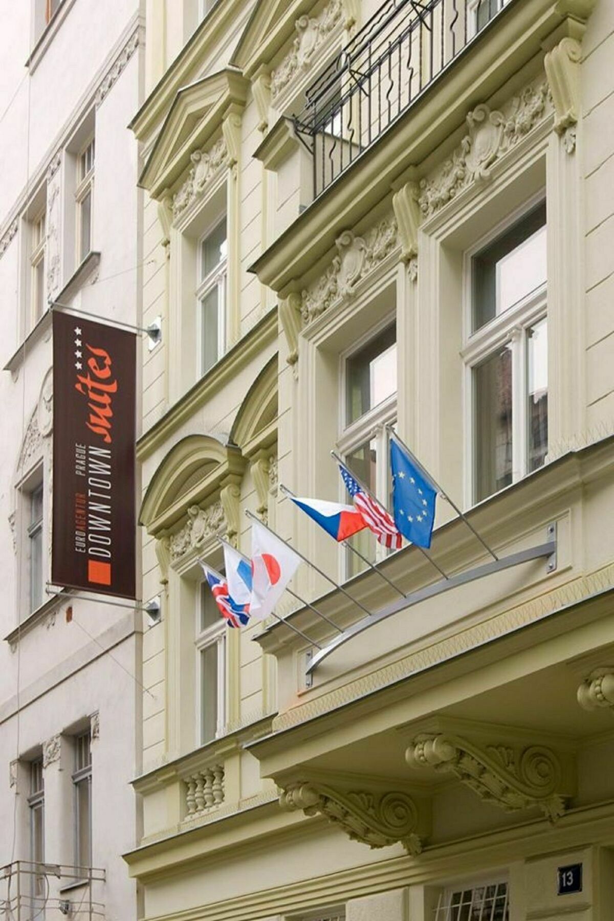 Downtown Suites Kodanska Prague Ngoại thất bức ảnh