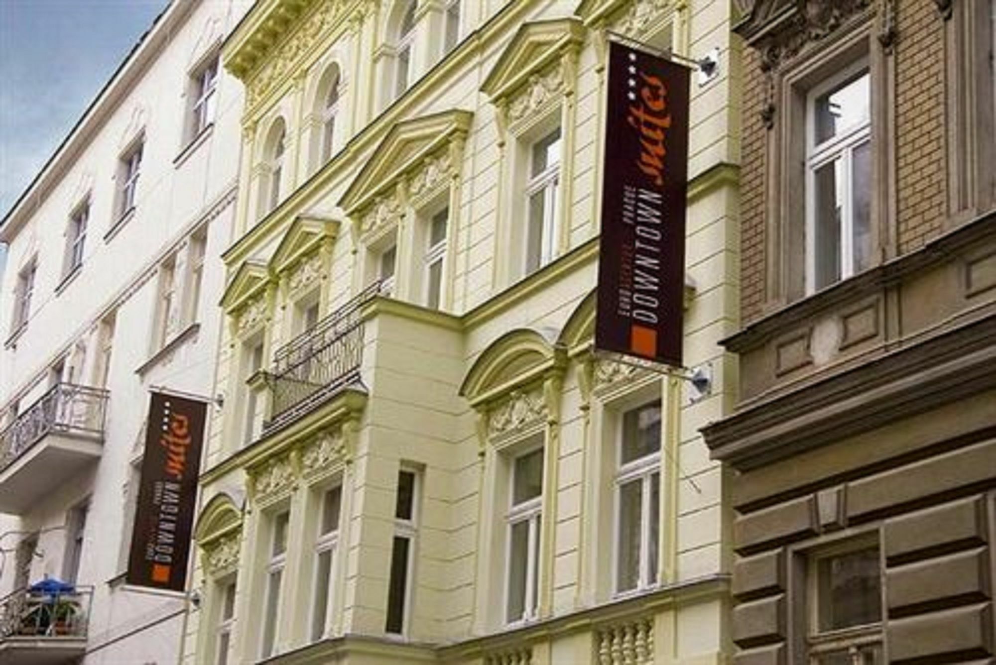 Downtown Suites Kodanska Prague Ngoại thất bức ảnh