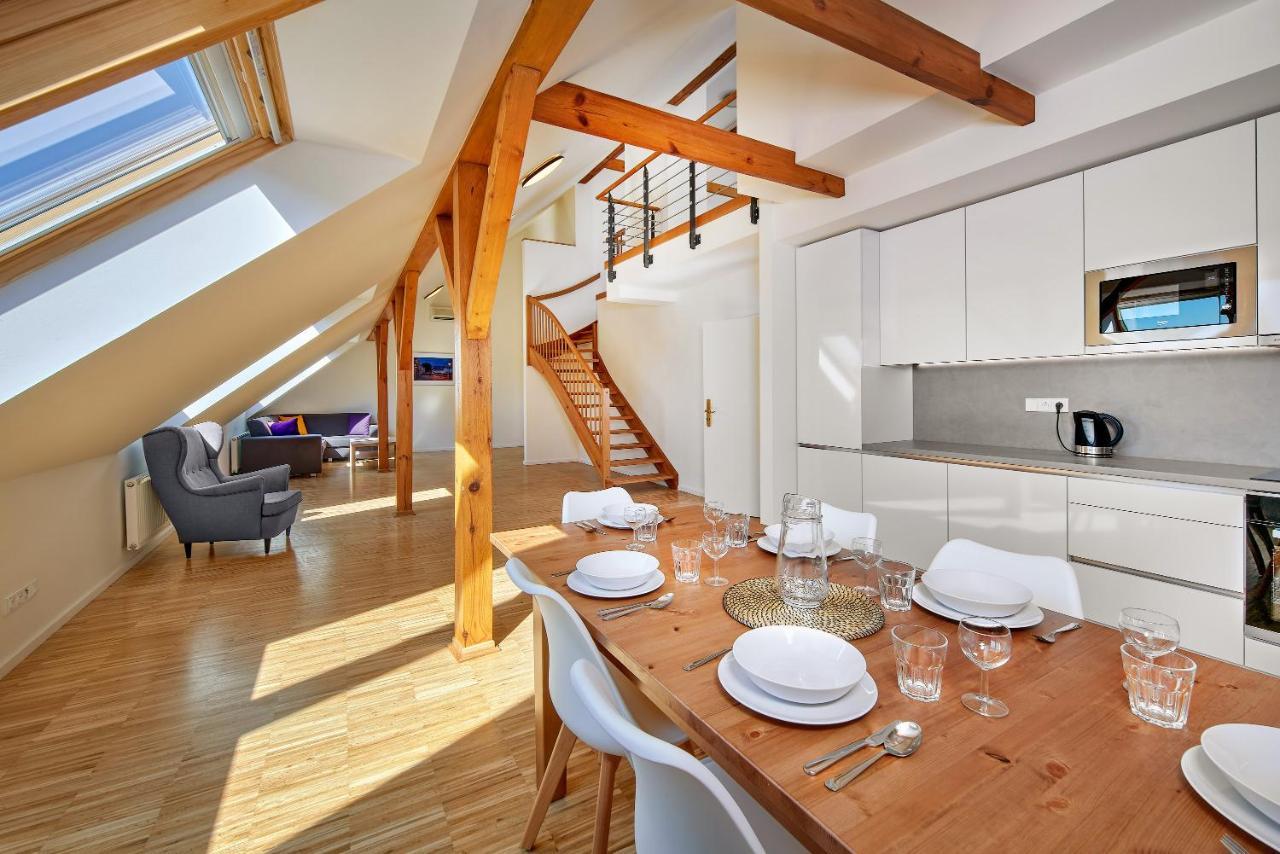 Downtown Suites Kodanska Prague Ngoại thất bức ảnh