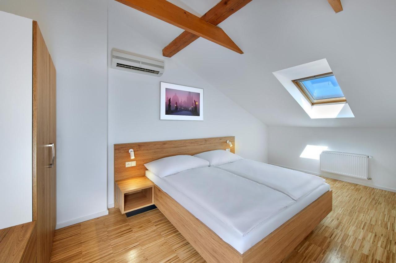 Downtown Suites Kodanska Prague Ngoại thất bức ảnh
