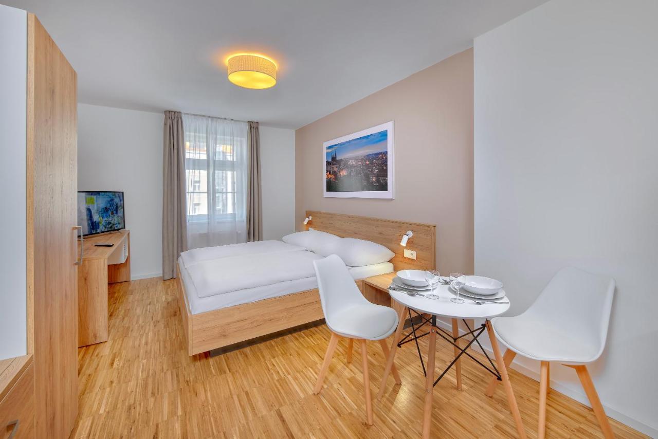 Downtown Suites Kodanska Prague Ngoại thất bức ảnh